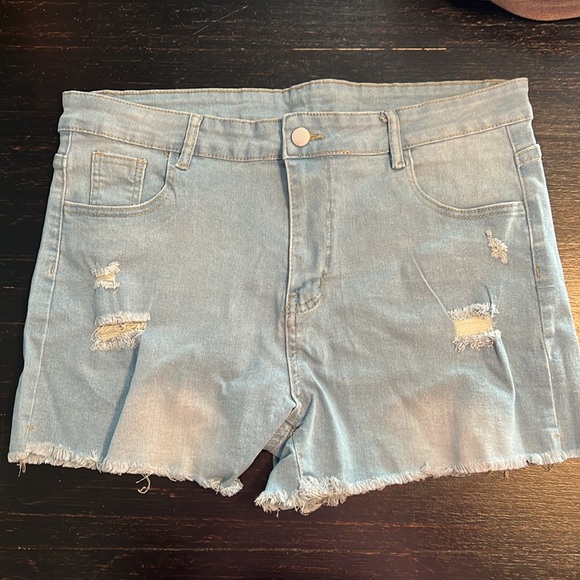 Women’s Blue Frayed Hem Denim Shorts - Picture 7 of 8